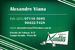 imagem do cartão de visitas em verde, com os dados da empresa em branco e a logo com a tesoura e o nome barbearia xandão em verde, com um fundo branco