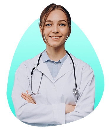 foto de uma médica de jaleco branco, com camisa azul por baixo, com estetoscópio no pescoço, de braços cruzados, sorrindo, sob um fundo em degradê de verde